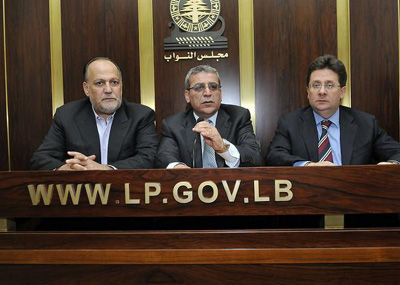 كنعان وبزّي وعمّار هنأوا مياومي الكهرباء
ودعوا جميع الكتل الى إقرار السلسلة