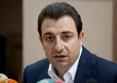 أبو فاعور يشن هجوماً على الجيش في راشيا والخيارة :
لم نصدّق متى تخلّصنا من المخابرات السوريّة لتأتي المخابرات اللبنانيّة
لن نسمح لأحد بدخول مناطقنا دون إذن الاشتراكي