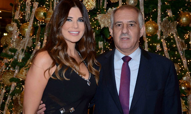 بعد توقيف زوجها صباحاً.. هل تقدِّم منى أبو حمزة سهرة عيد الـ MTV الليلة؟!

