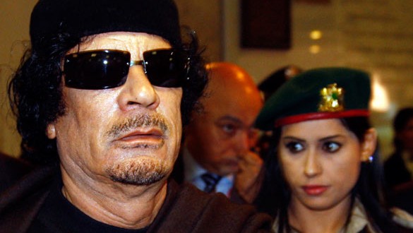 القذافي كان يغتصب الفتيات بهذه الطريقة !
