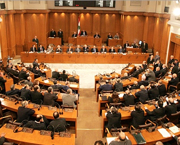 «السلسلة» تتخطى المطب الأصعب: المصارف في عين الرسوم