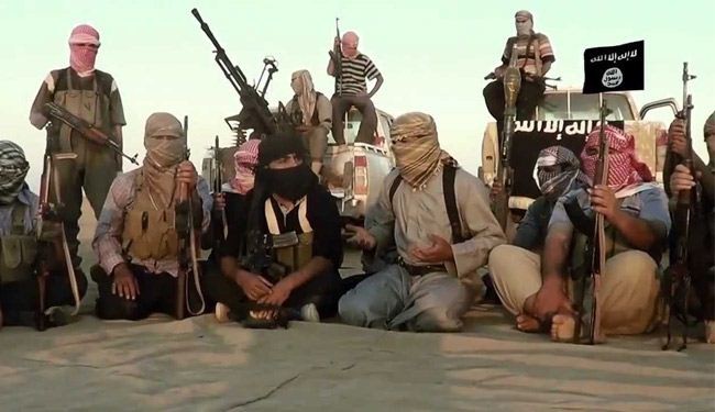 داعش يهاجم الظواهري ويصفه بالمارق ويقول إن عرشه سقط
