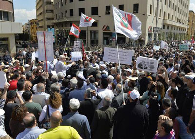 تمويل السلسلة ورفع الواردات يتطلّبان قراراً بالإصلاح»
مصادر نيابية: الحلّ عبر تجزئة التطبيق
لتفادي التضخّم أو الضغوط على الليرة