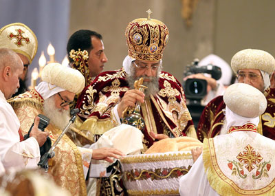 28 قبطياً الى القدس.. وتحريم كنسي