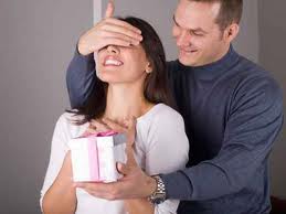  هل فعلا المرأة اكثر رومانسية من الرجل ؟


