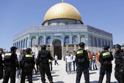 القدس : مواجهات ودعوات علمائىة للنفير العام الى الاقصى