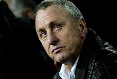 كرويف: المدرب في برشلونة
لا يملك أي قرار منذ أربع سنوات