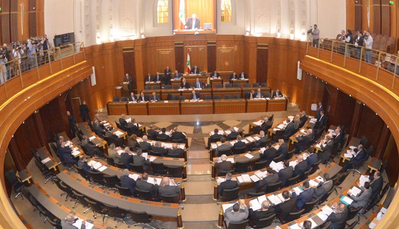 ما هي مواقف الكتل النيابية من «السلسلة» ؟ بري يريد الجلسة التشريعية «علنية» ...
الهيئات الاقتصادية أخذت وعداً بإقرار سلسلة «مقسطة ــ مخفضة ــ مجزّأة» ...
«التنسيق النقابية» : لإضراب عام اليوم وتقرير اللجان المشتركة «يفرّغ» و«يضرب» السلسلة