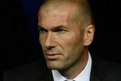 زيدان باق في ريال مدريد