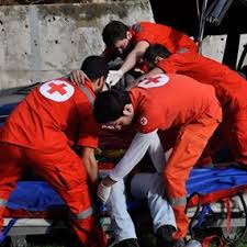 لبنان - قتيل وجريح نتيجة انقلاب سيارة على طريق عام القوزح بنت جبيل نقلا الى مستشفى الشهيد صلاح غندور	
