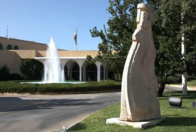 أيّ مواصفات للرئيس القوي ضمن معايير القوى الدوليّة والإقليميّة؟
مصادر دبلوماسيّة عربيّة : الرئيس القوي هو الرئيس التوافقي...والفراغ إن وقع لن يكون طويلاً
