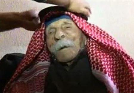 بالفيديو: لديه أكثر من 350 ولداً وحفيداً.. وسرّه يكمن في زيت الزيتون والأرانب!