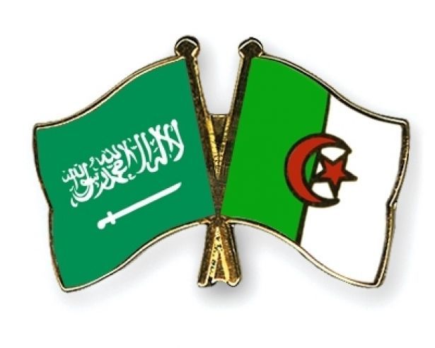 ملك السعودية يهنئ الرئيس الجزائري بإعادة انتخابه 