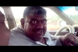 بالفيديو.. عراقي يخرج عينيه ويحركهما بشكل مرعب!