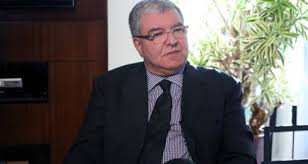 المشنوق : لا مبرر للسلاح الفلسطيني داخل أو خارج المخيم
