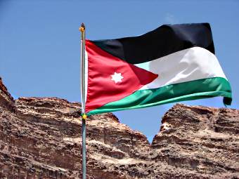 الأردن: : تجدد الإشتباكات في مدينة معان وإغلاق ميدان التلهوني وسط المحافظة من قبل المحتجين
