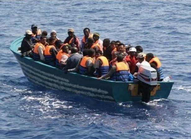 إنقاذ 1500 مهاجراً قبالة مضيق صقلية