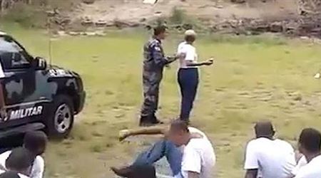 بالفيديو اغبى شرطية برازيلية كادت ترتكب مجزرة بزملائها 