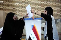 العراقيون يقترعون في ظل تصاعد العنف وتزايد الانقسام الطائفي