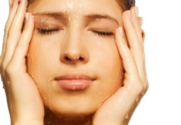 اليك الحيل الأساسية لمحاربة تعرّق الوجه
