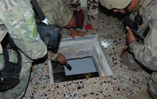  بالصور مخبأ أمير "داعش" تحت الأرض .. وواليه على بغداد يصفه بـ"المستبد والمصاب بداء العظمة"