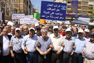 «هيئة التنسيق» نعت تقرير اللجنة النيابيّة و«العمّالي» يُضرب اليوم
غريب: المعركة بدأت.. ولتمويل السلسلة من الفساد والصفقات
باسيل: المصارف تدفع النسب الأعلى من الضرائب... وهل يُريدون الانهيار؟؟