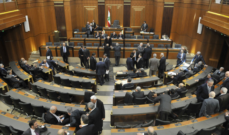 حكومة سلام ستعبئ الفراغ ونعيم قاسم: الظروف ليست ظروف انتخاب رئيس ...
8 و14 آذار ينتظران السفراء ومواصفات الرئيس التوافقي لم تنضج بعد ...
11 جريحاً للجيش في كمين لمسلحين في جرود عرسال والطيران السوري يتدخل ...
اضراب خجول لـ «العمالي» ولجنة السلسلة التزمت تخفيضات مشروع الحكومة السابقة