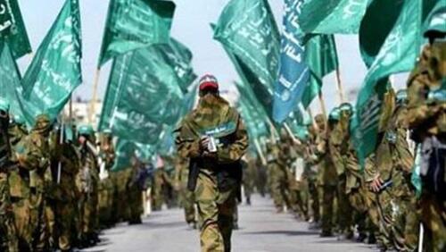 اسرائيل تسلم رفات قياديين من 