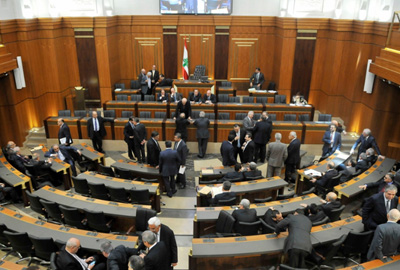 الجلسة الثانية لانتخاب رئيس للجمهوريّة جمعت 75 نائباً ولم يتأمّن النصاب
«7 أيّار» موعد للجلسة المقبلة ولقاءات لبري مع سلام والسنيورة وجنبلاط