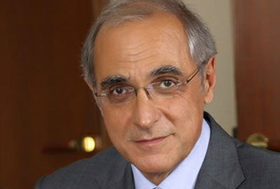 عند تغيير الأمم النائب جنبلاط يقود الدروز الى برّ البقاء والقيادات المسيحيّة كالأفاعي «المشوّبة» الكلّ يلدغ الكلّ
مصادر جنبلاط : البيك لا يسعى الى أن يكون بيضة القبّان بل يقوم بدور توفيقي وترشيح حلو من كليمنصو ليس لفرضه
عندما يصبح حلو رئيساً فإنّ «أبو تيمور» سيتعامل معه كرئيس وليس كنائب في كتلته ل
