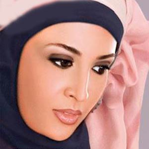 امرأة وخمسة رجال.. قصة حنان الترك وزيجاتها السرّية والعلنية!