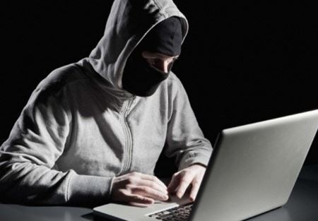  اخترق موقع هيئة تنظيم الكهرباء ليهنئ زوجته بتخرجها 