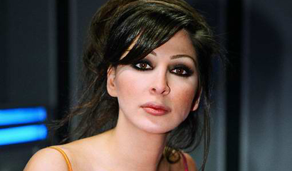 بالصورة-selfie إليسا على السرير ...تشعل تويتر