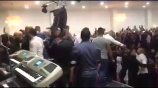 بالفيديو-حفلة علي الديك في اوستراليا تتحول الى معركة ..والسبب؟ 