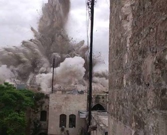 بالفيديو-لحظة تفجير فندق أثري في مدينة حلب القديمة!