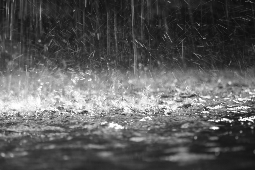 أمطار وسيول وعواصف في المناطق الجبلية في الجنوب