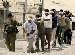 مئات الاسرى الفلسطينيين يضربون عن الطعام ضد الاعتقال الاداري