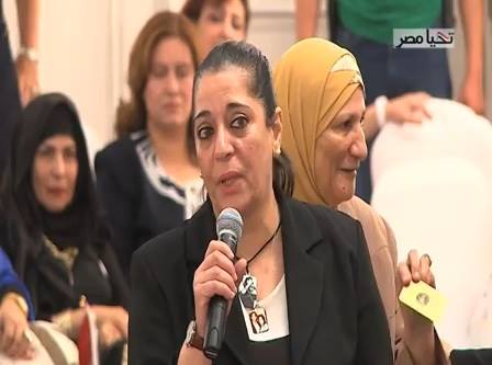 بالفيديو- سيدة مصرية للسيسي: أنا ابني مات ومش طالبة منك إلا الأمان ... 

