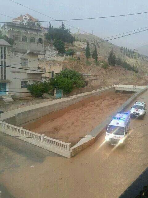 بالصورة: سيل قوي يتدفق باتجاه رأس بعلبك والفاكهة والقاع 