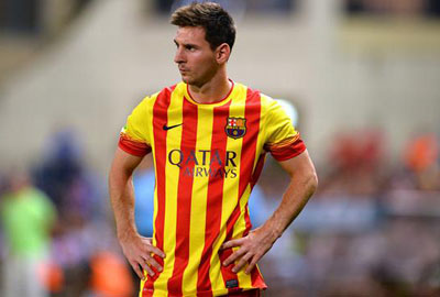 ميسي يطالب برشلونة بالتعاقد مع أغويرو والإبقاء على بينتو