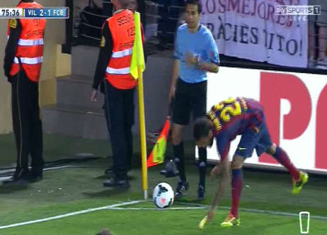 داني ألفيش يهدد بترك برشلونة.. والسبب!