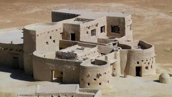 فندق مبني من الملح الحجري في واحة سيوة المصرية