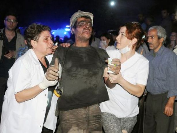 تركيا: 120 عاملا لا يزالون محتجزين داخل المنجم محل الانفجار وعدد القتلى يرتفع إلى 238