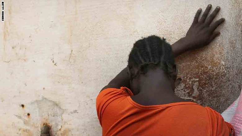 سفارات غربية تحتج ومحاميتها تقرر الاستئناف: سودانية تواجه الإعدام بتهمتي "الردة والزنا"