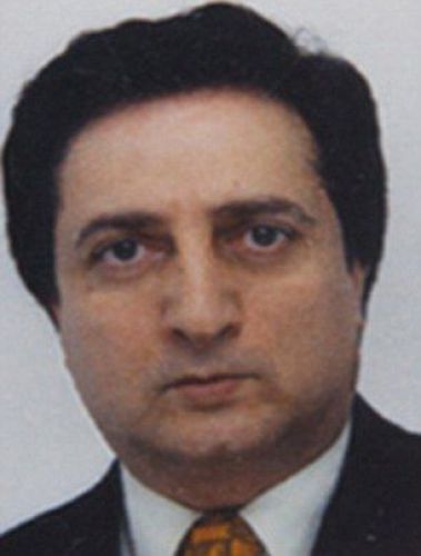 مليونير بريطاني أجبر 9 سيدات على العيش معه وأنجب 7 أولاد منهن!