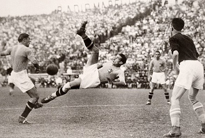كأس العالم في كرة القدم من عام 1930 حتى عام 2010
1934 : ايطاليا تفتتح الألقاب الأوروبية بغياب حاملة اللقب
