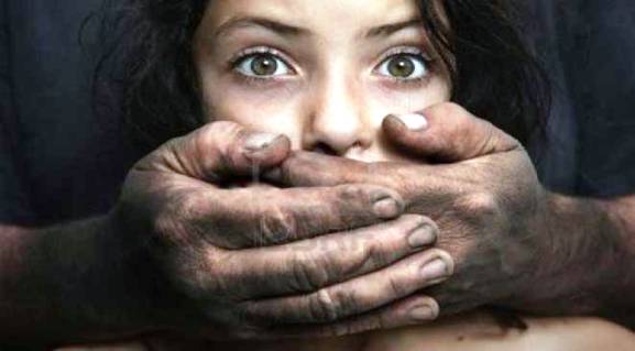 إغتصب طفلته وانجب منها وتخلص من المولود عقب ولادته!