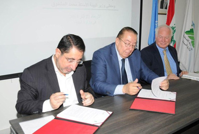 لمكافحة التلوّث وتصنيف النفايات الخطرة وإدارتها
توقيع مُذكرة تفاهم بين «البيئة» و«الصناعة»
لتطوير قاعدة البيانات الخاصّة بالقطاع الصناعي