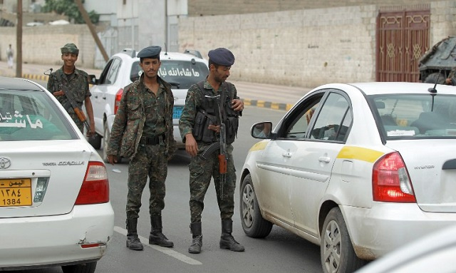 مقتل 27 شخصا على الأقل في هجوم على منشآت حكومية وعسكرية يمنية بحضرموت
