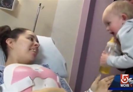 «قبّلته وقلت له أنني أحبه وقفزت معه من النافذة».. هكذا منحته الحياة مجدداً